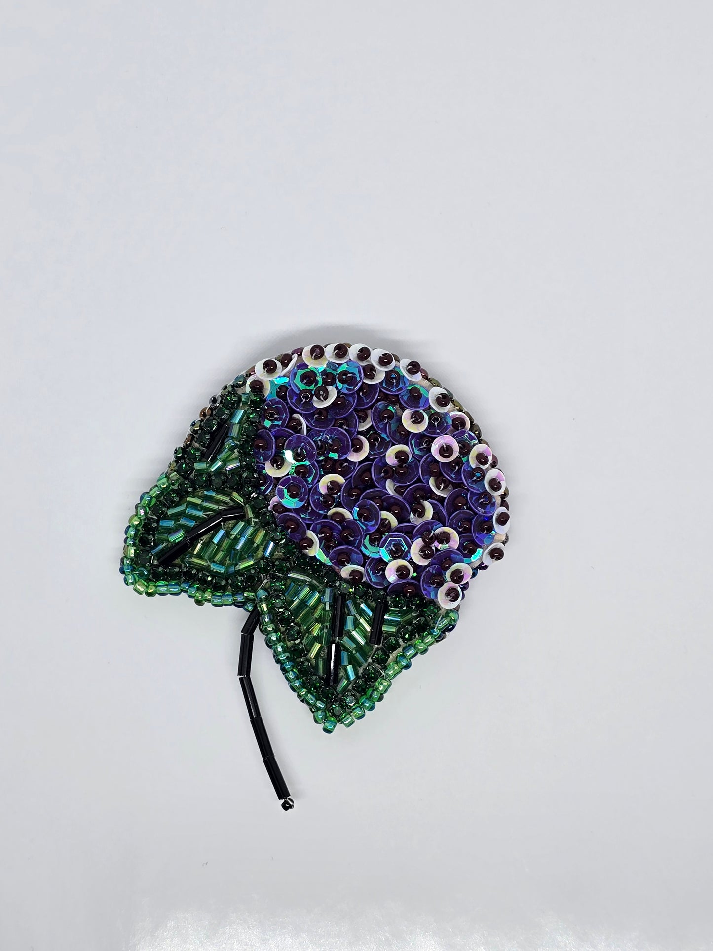 Broșă  "Hortensia Visătoare"
